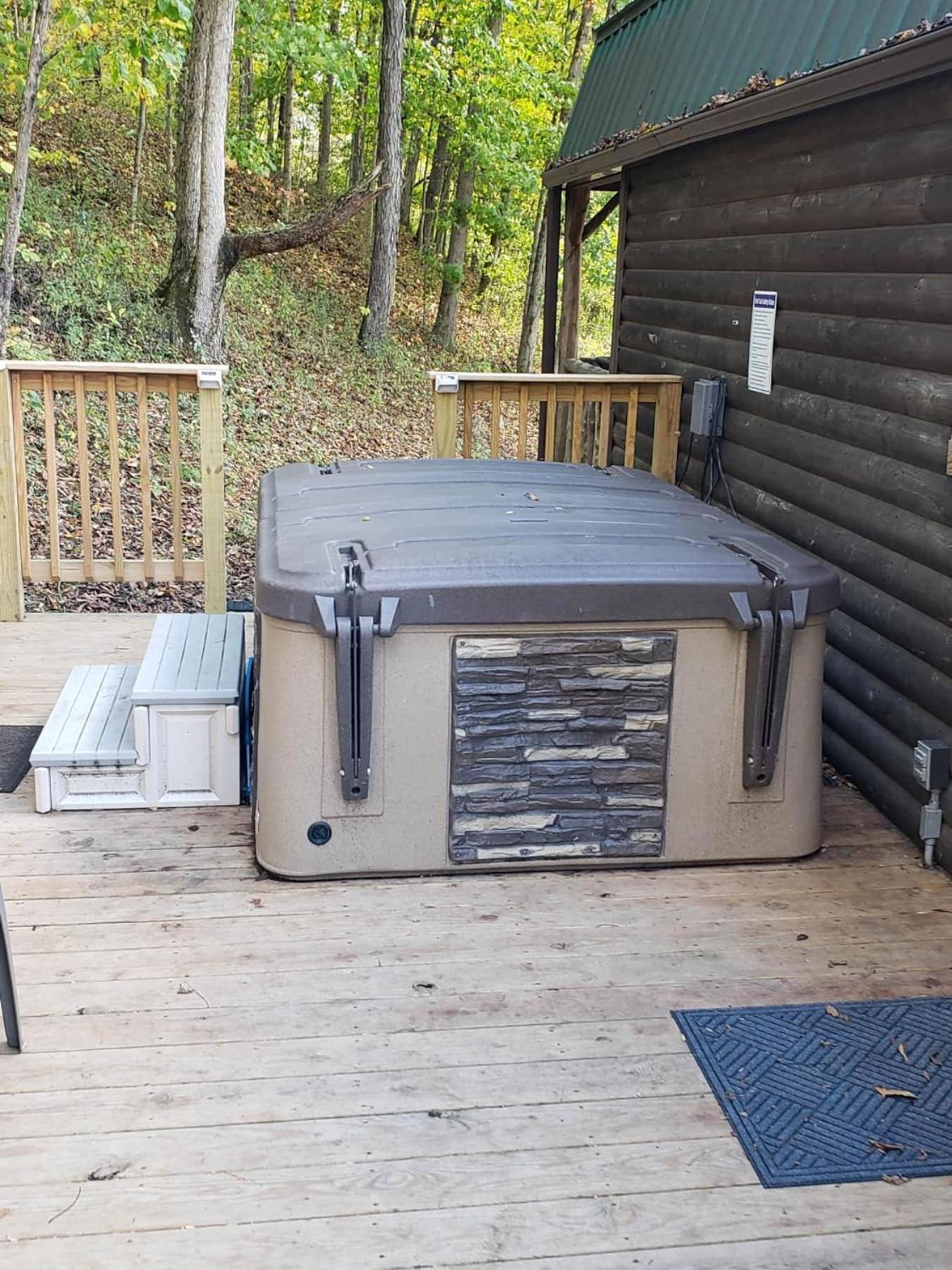 Acorn Cottage At Hocking Vacations Logan Exterior photo